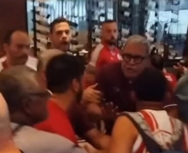 Torcida do Náutico protesto no Aeroporto 