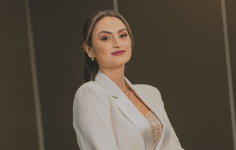 Aline Portela, especialista em posicionamento estratégico e referência em consultoria para empreendedoras do setor contábil e de negócios