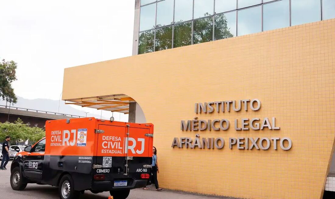 Instituto Médico-Legal (IML) - MPRJ diz que acompanha os desdobramentos da Operação Contenção realizada nessa terça-feira (28) nos complexos do Alemão e da Penha, para assegurar o cumprimento das diretrizes fixadas pelo Supremo Tribunal Federal (STF) 