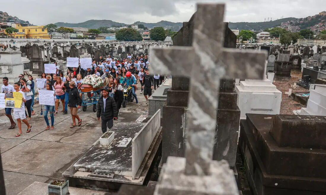 PT, PSOL e PCdoB pedem ao STF acesso de familiares à perícia de corpos