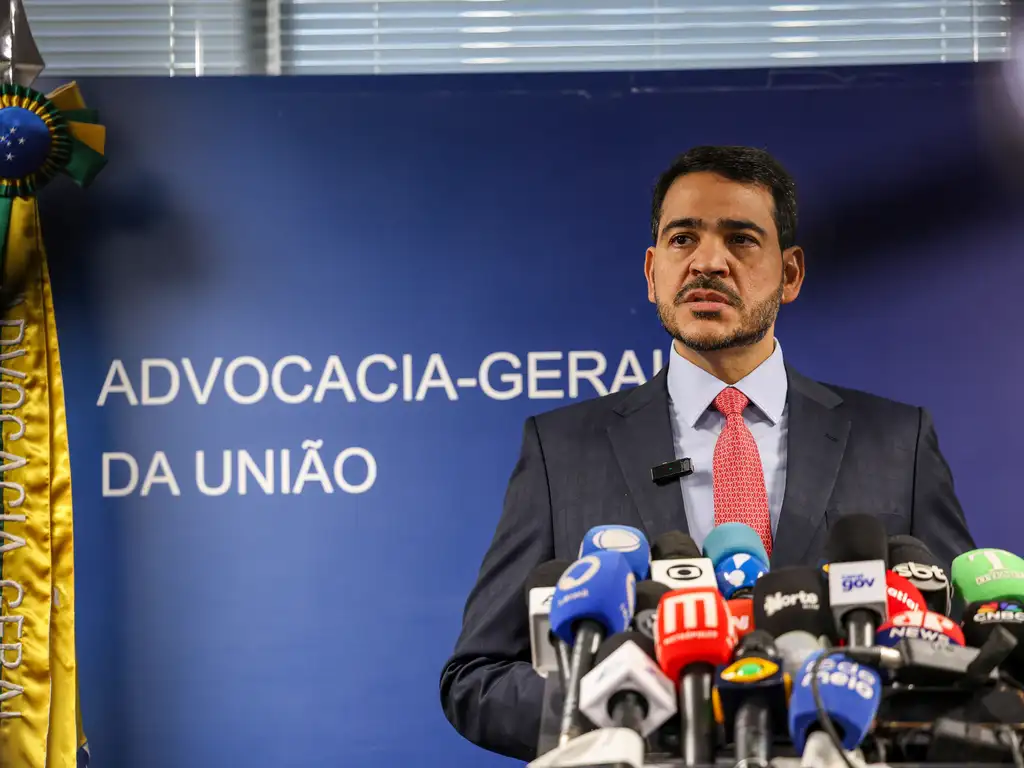 Jorge Messias está cotado para o STF na vaga do ministro Luis Roberto Barroso