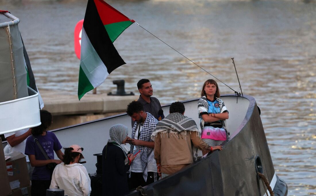 Israel deporta outros 171 ativistas da flotilha para Gaza, entre eles Greta Thunberg