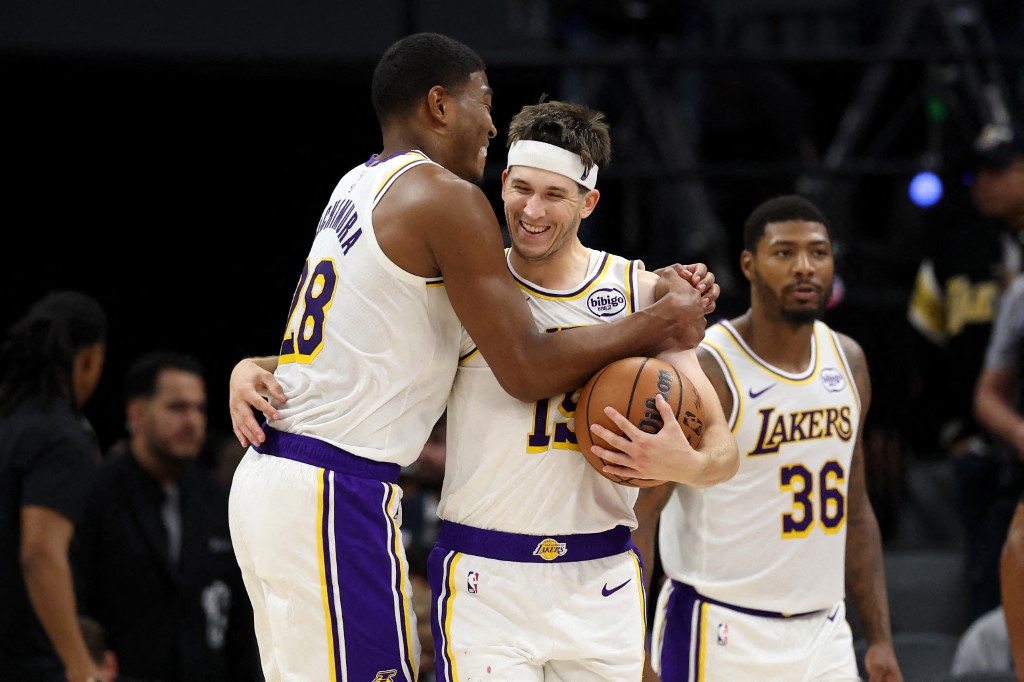 Austin Reaves marcou 51 pontos na vitória dos Lakers contra o Sacramento Kings