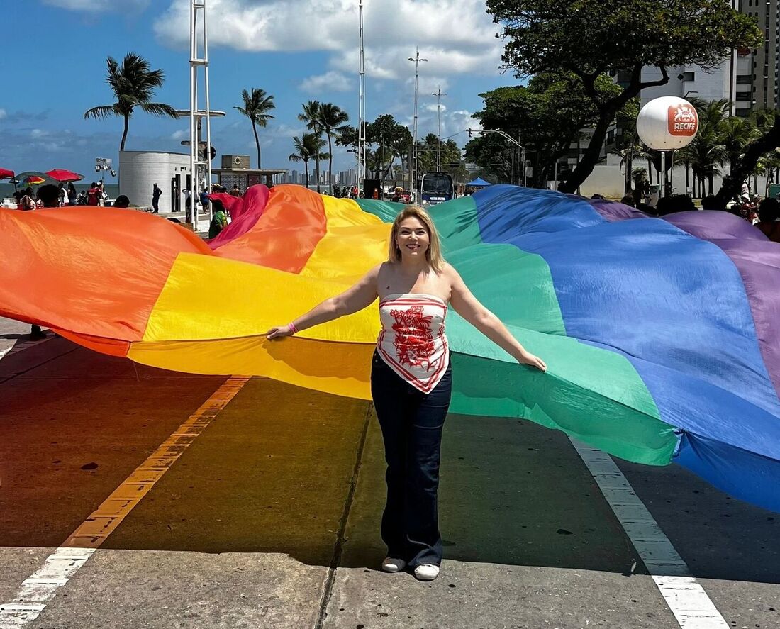 Liana Cirne pauta voto de aplauso à Parada da Diversidade na Câmara do Recife