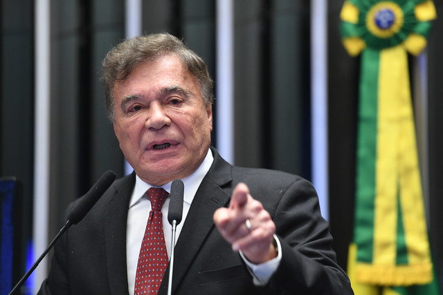 Álvaro Dias foi senador pelo Paraná entre 1983 e 1987 e entre 1999 e 2023