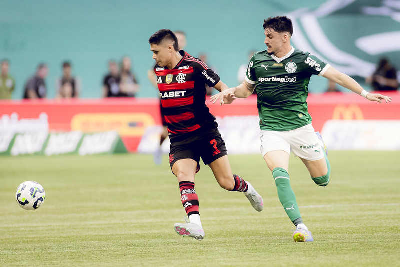 A 33ª rodada foi encerrada com Palmeiras e Flamengo empatados com 68 pontos