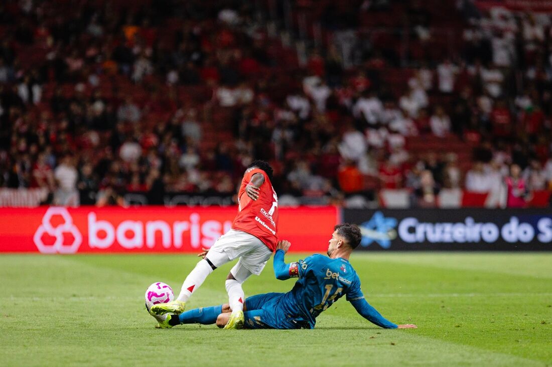 Lance de Internacional x Sport, pelo Brasileirão