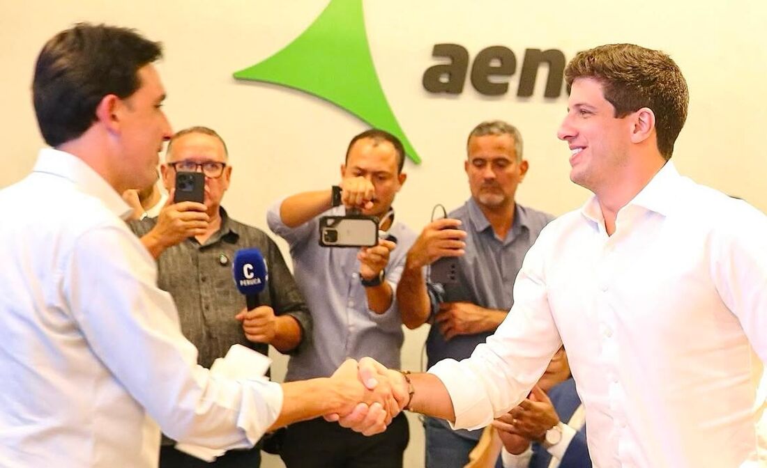 Ministro de Portos e Aeroportos, Silvio Costa Filho, e o prefeito do Recife, João Campos