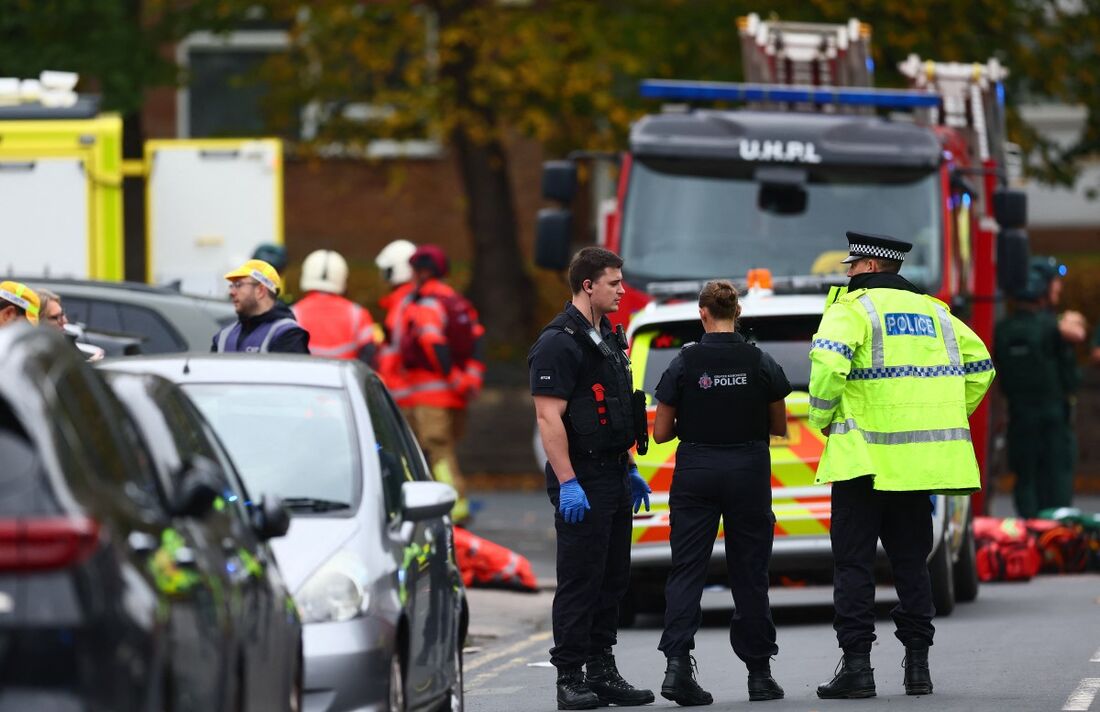 Outras três pessoas, dois homens de aproximadamente 30 anos e uma mulher na casa dos 60, foram detidas