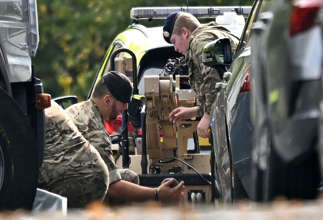 Polícia confirma a morte do suspeito do ataque em frente à sinagoga de Manchester