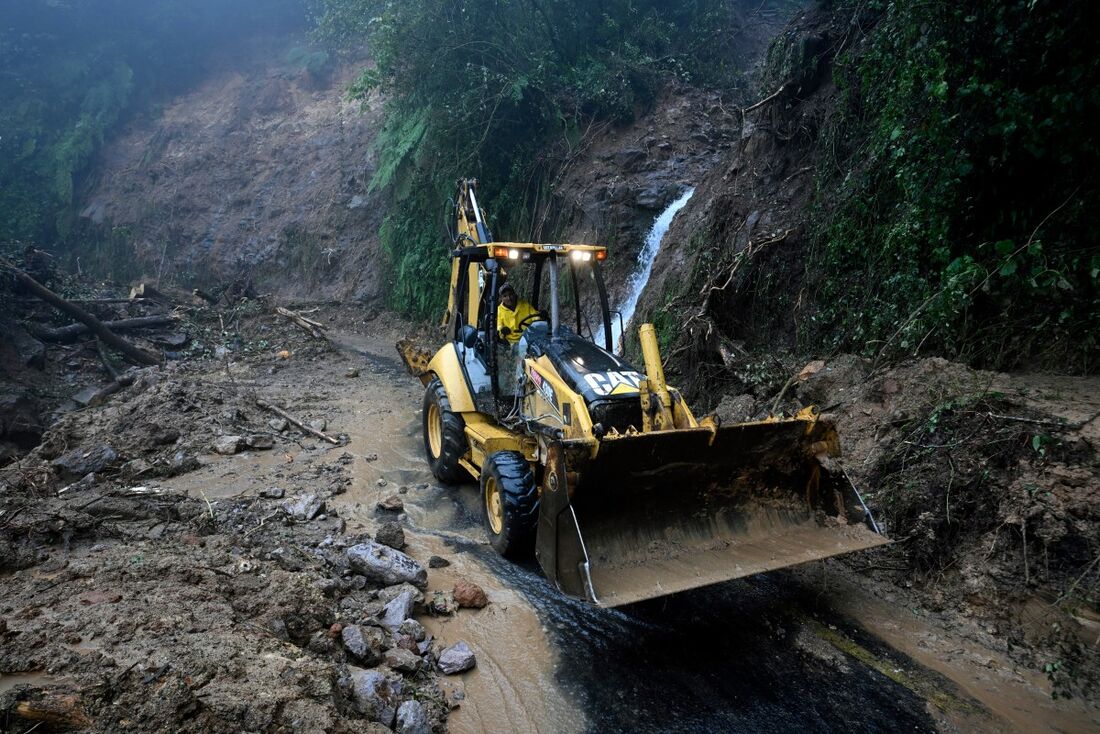 Número de mortos por chuvas no México sobe para 37