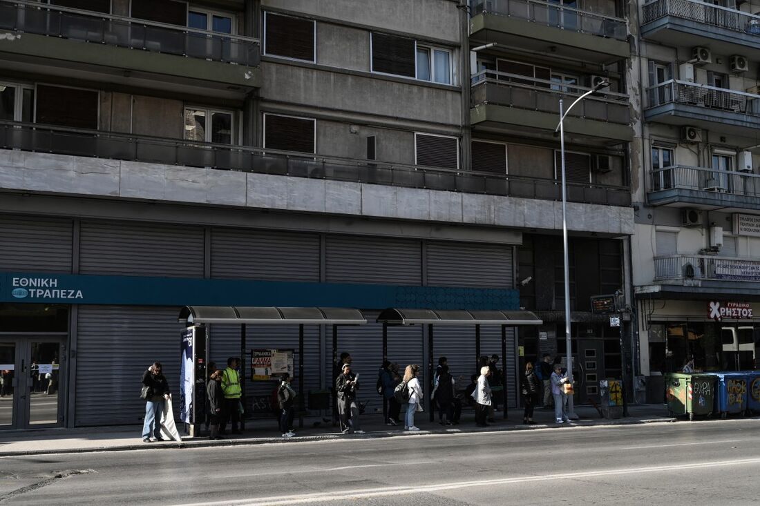 Grécia tem greve geral contra projeto de jornada de trabalho de 13 horas