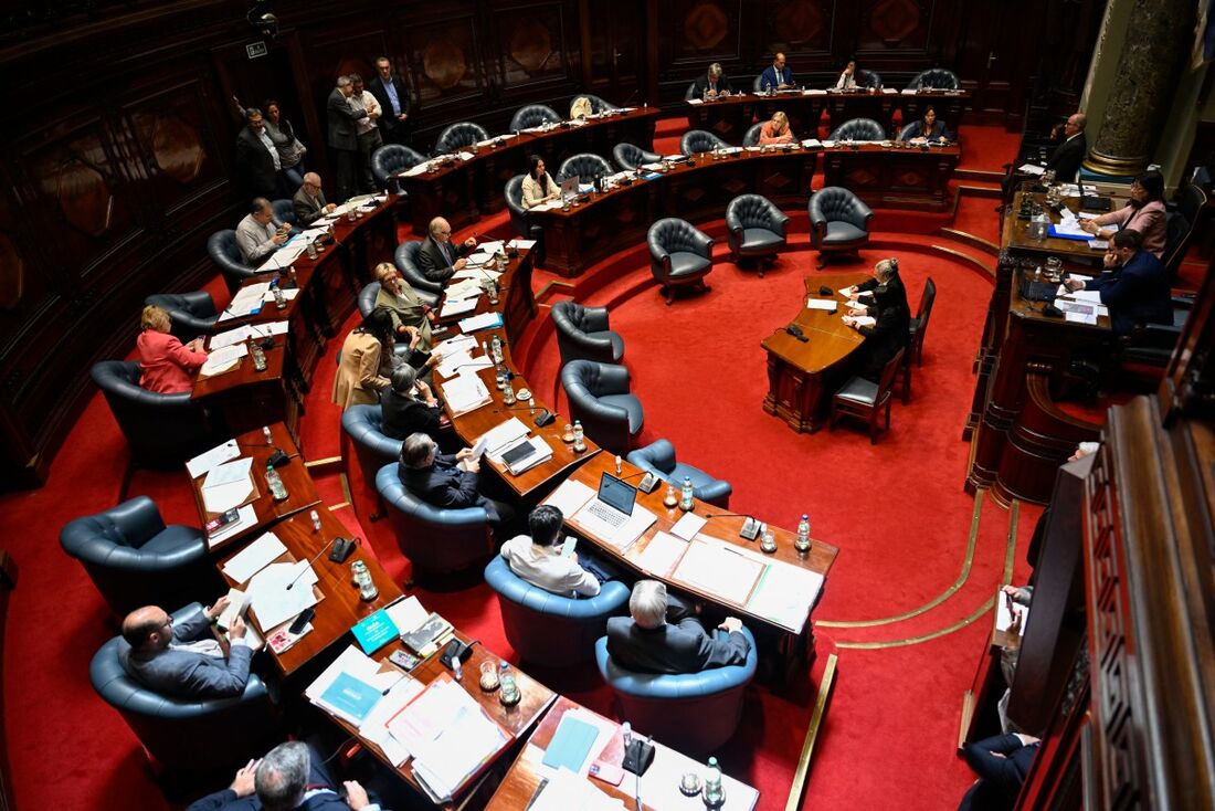 Na América do Sul, Colômbia e Equador já haviam descriminalizado a eutanásia por meio de decisões judiciais, mas esta é a primeira vez na região que ela é aprovada por meio de legislação