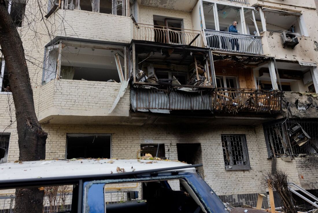 Ataques russos na Ucrânia matam dois jornalistas e um socorrista