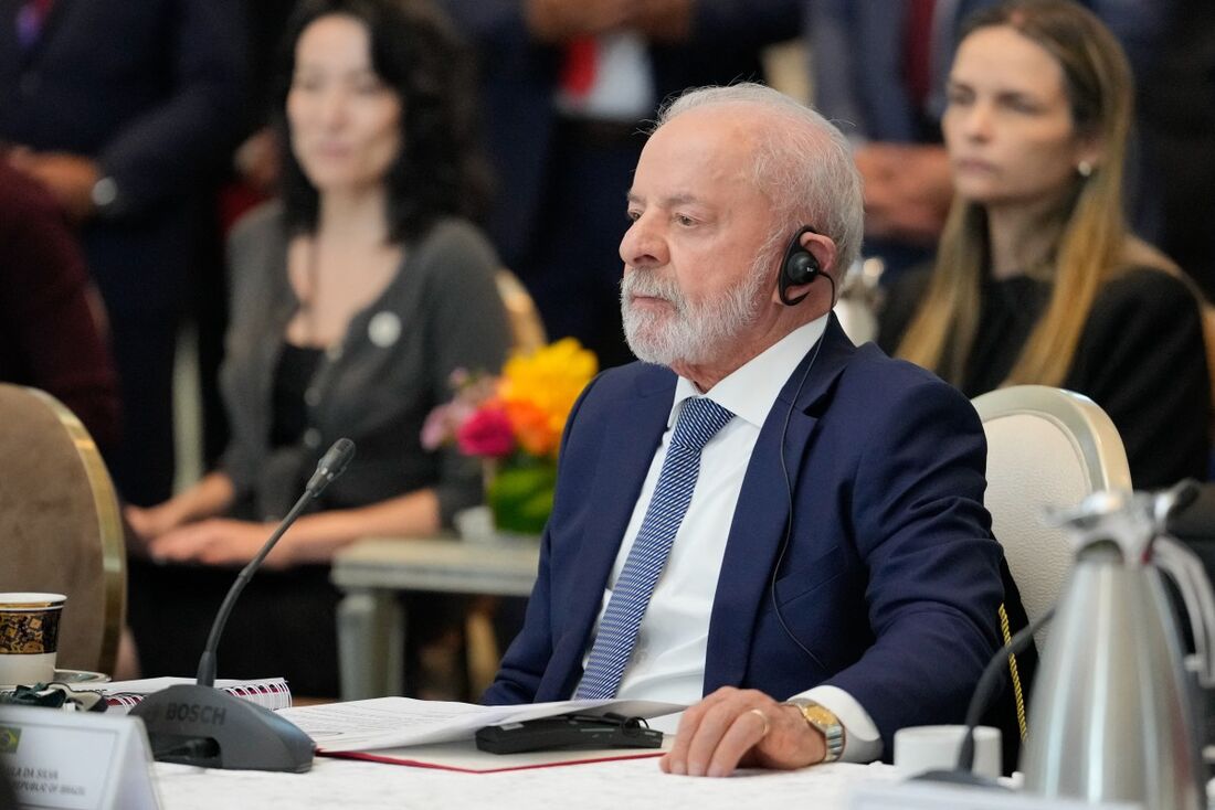 Brasil está disposto a ajudar na crise entre EUA e Venezuela, afirma Lula