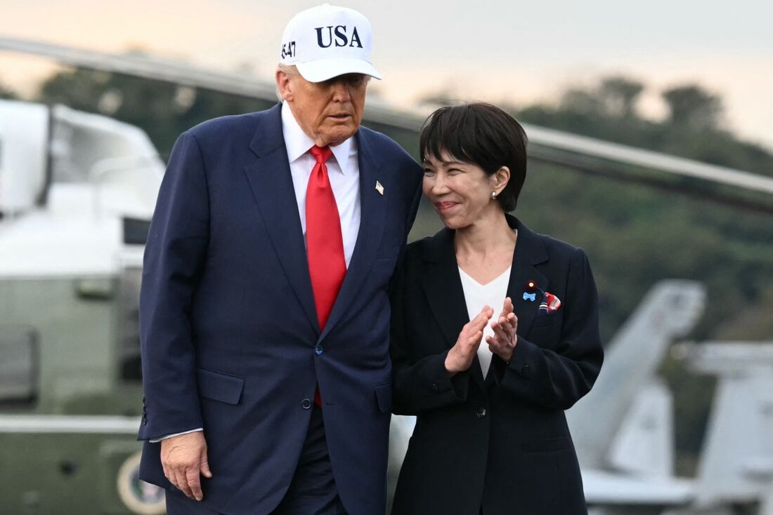 Presidente dos Estados Unidos, Donald Trump, ao lado da primeira-ministra do Japão, Sanae Takaichi