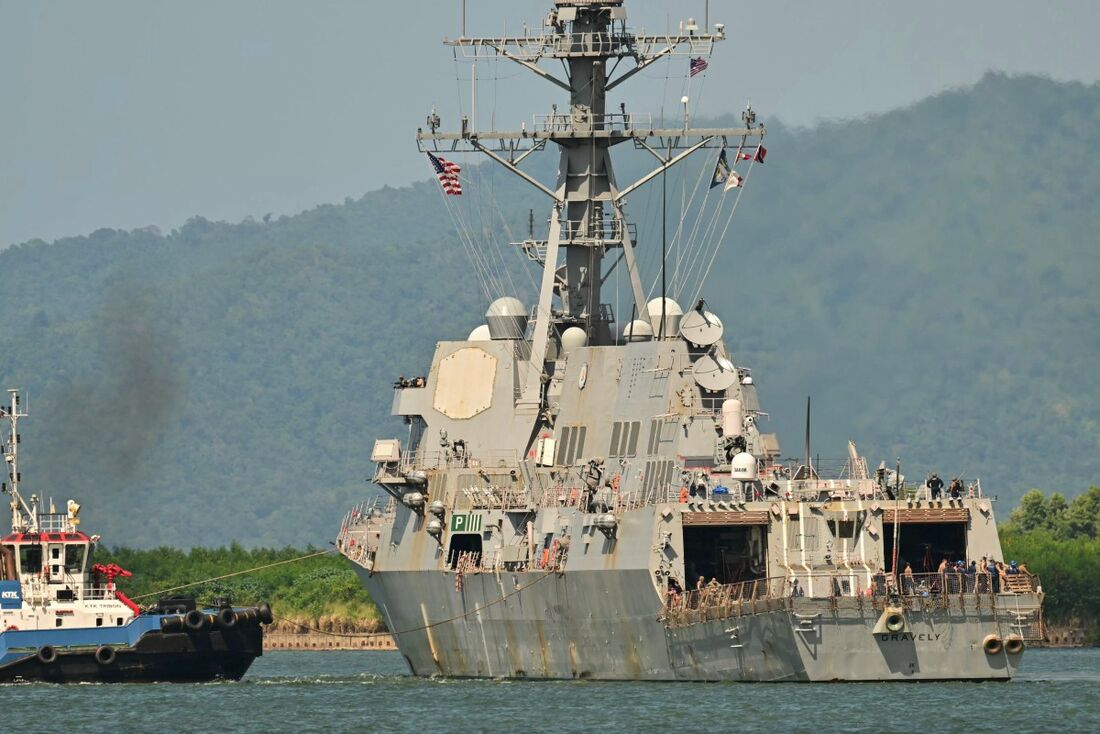 Destróier dos EUA deixa Trinidad e Tobago após quatro dias em frente ao litoral da Venezuela