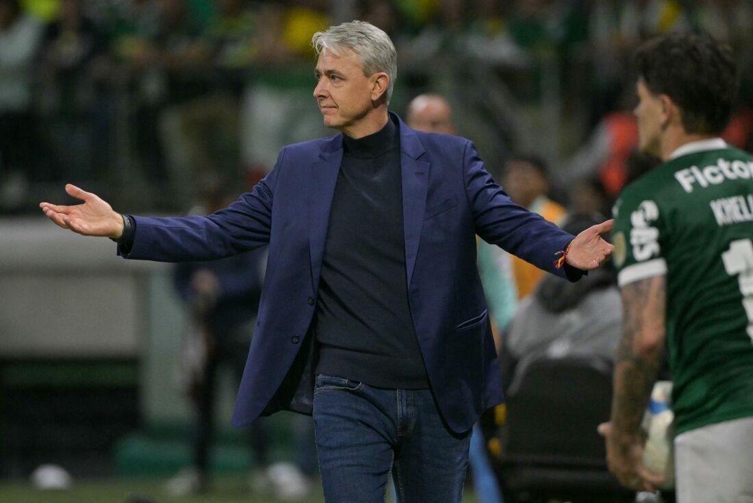 Tiago Nunes, técnico da LDU