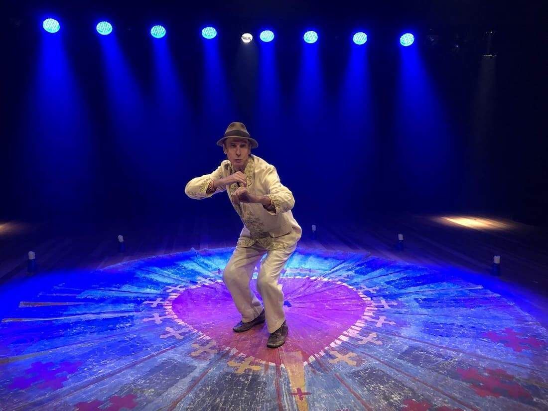 Aramis Trindade é protagonista de peça "Romeu e Julieta, cordel de Ariano Suassuna"