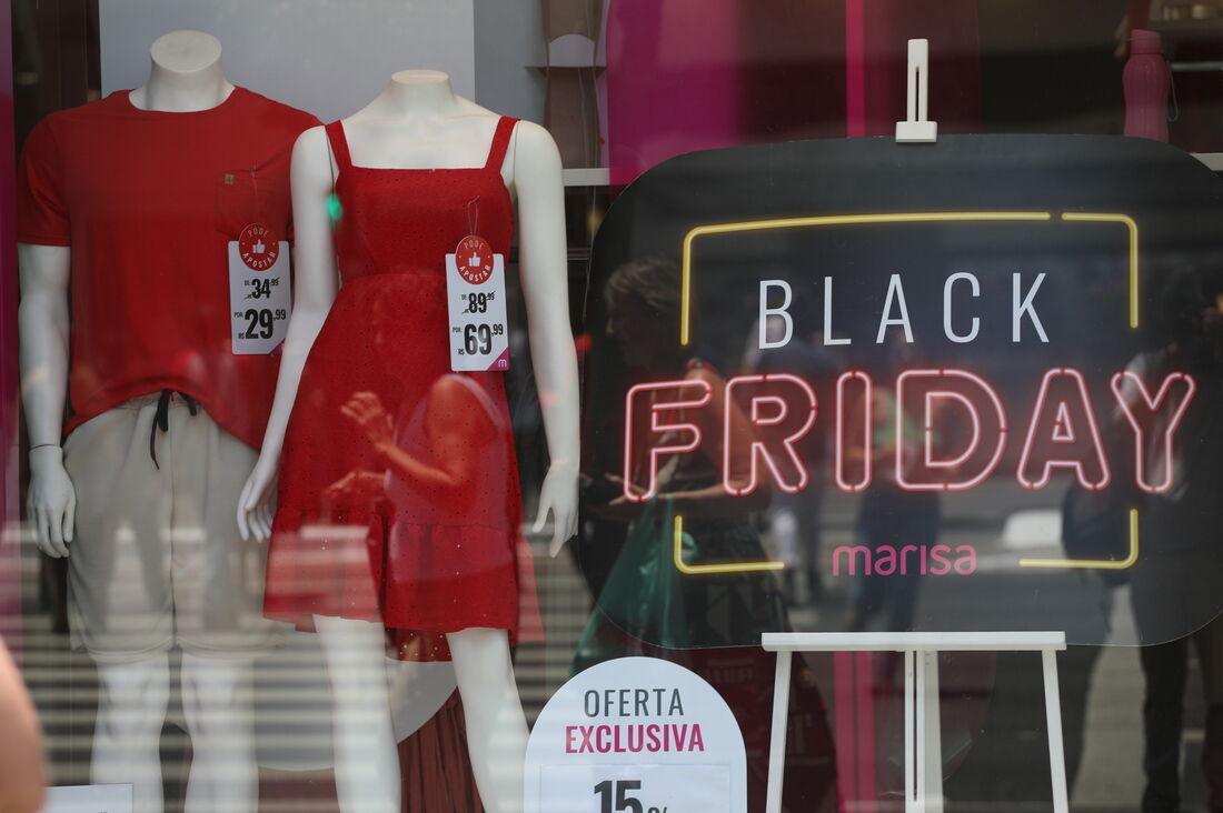 Black Friday: consumidor deve ficar atento para não cair em falsas ofertas e sair do orçamento