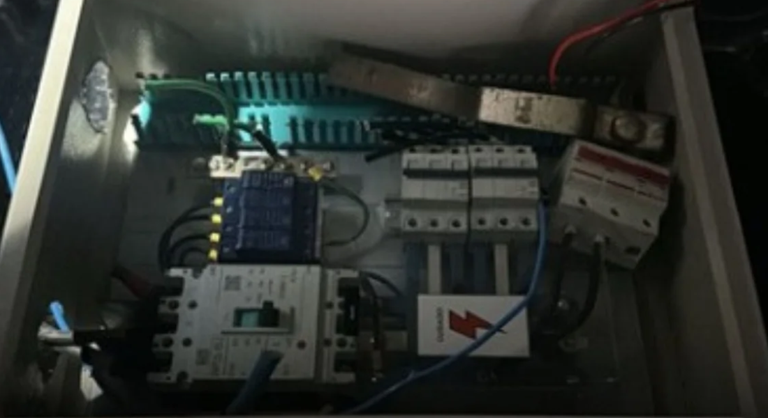 O homem tentou furtar a caixa de energia na igreja