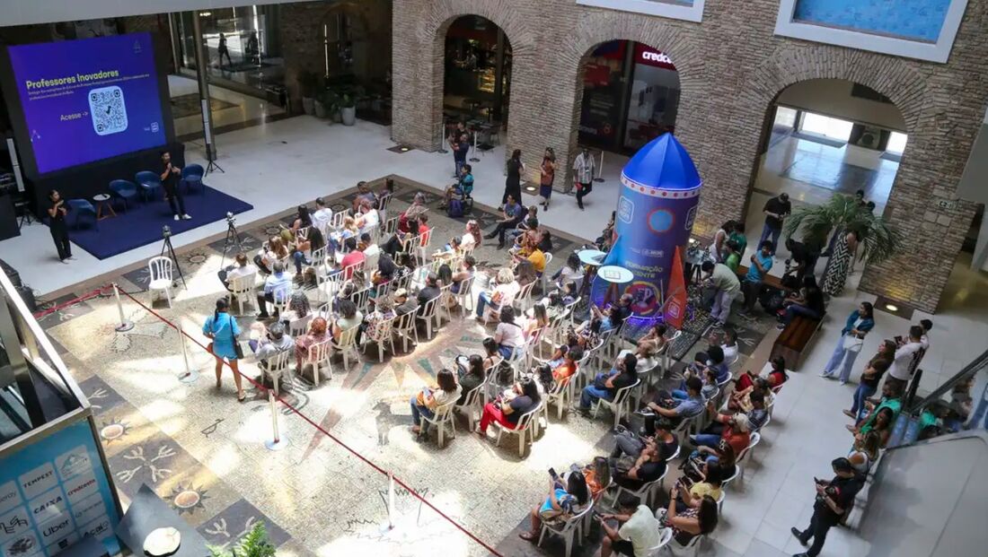 A região abriga um dos principais polos de inovação tecnológica do país, o Porto Digital.