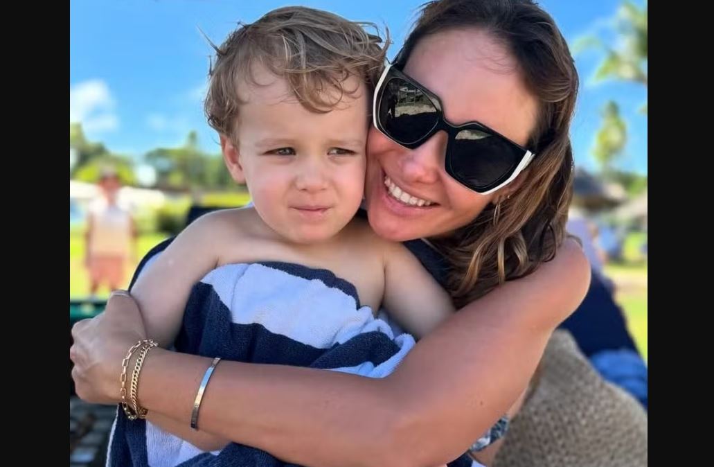 Josiane Marques e seu filho, Theo