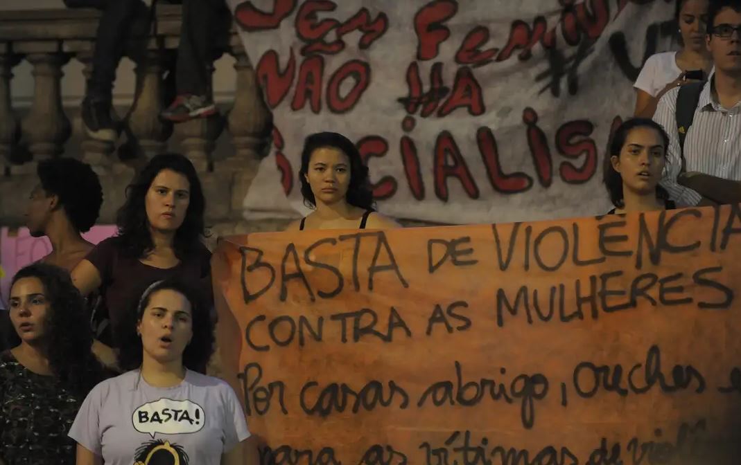 Pesquisa mostra que, entre as meninas e mulheres que sofreram a violência sexual a partir dos 14 anos, também são altos os percentuais de subnotificação e desamparo
