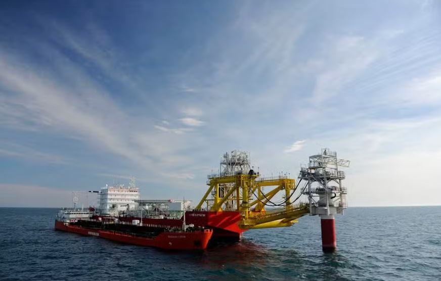 Plataforma fixa no setor russo do Mar Cáspio