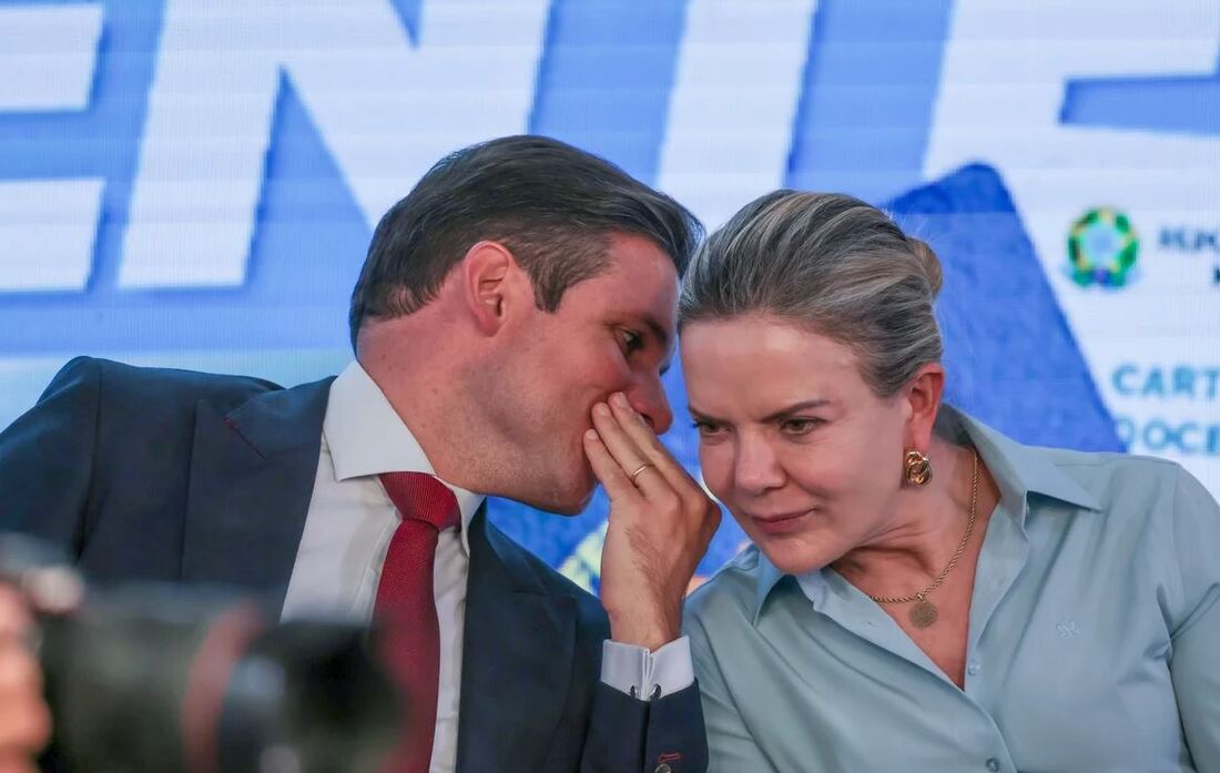 Gleisi Hoffmann, criticou nas redes sociais a decisão do presidente da Câmara, Hugo Motta (Republicanos-PB), de colocar em votação o projeto de lei da dosimetria