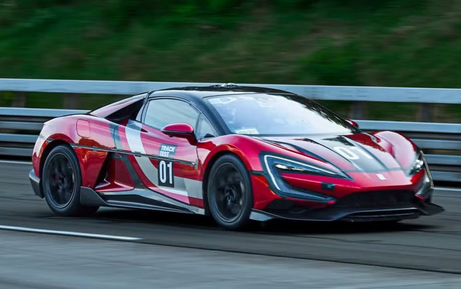 Yangwang U9 Xtreme é o carro elétrico de produção mais rápido do mundo, com 496,22 km/h.