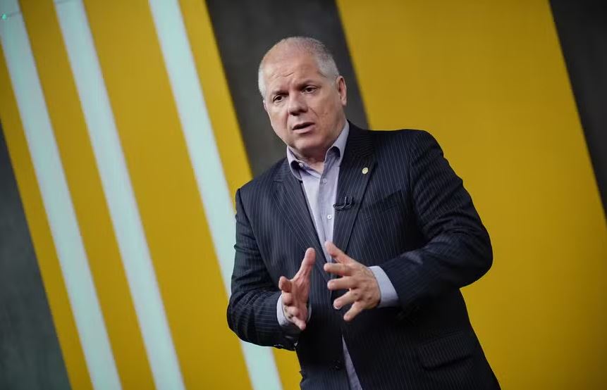 Alessandro Stefanutto, ex-presidente do INSS, é suspeito de receber dinheiro desviado de aposentadoria e pensões 