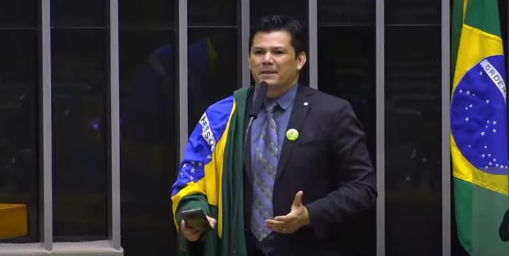 Deputado Gilvan da Federal em sessão na Câmara