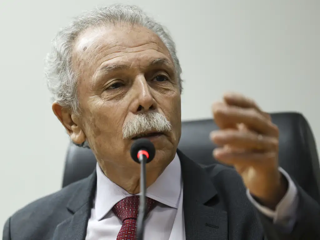 Ricardo Galvão enfrentou Jair Bolsonaro ao defender dados do Inpe sobre desmatamento na Amazônia