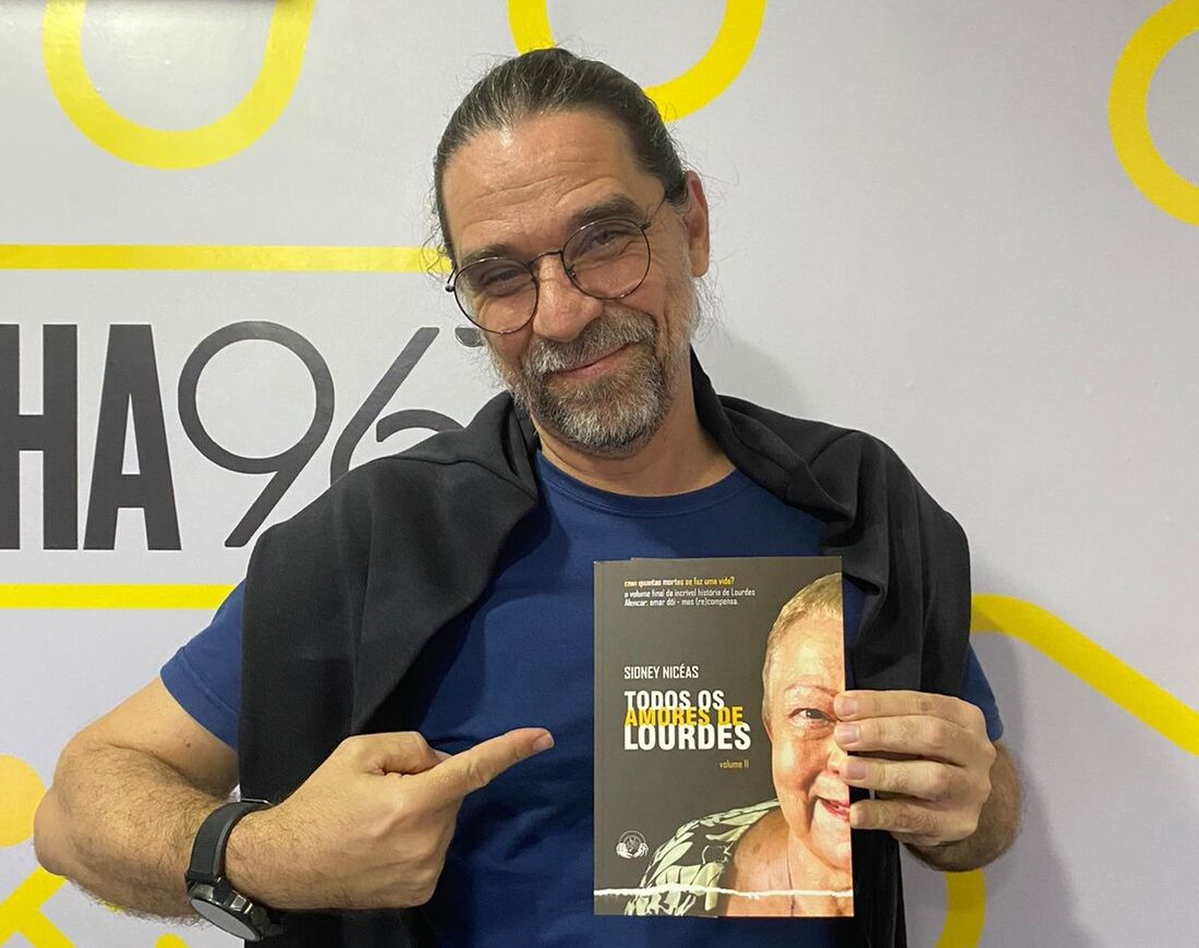 Escritor Sidney Nicéas lança "Todos os Amores de Lourdes Volume 2 na Bienal Internacional do Livro de Pernambuco