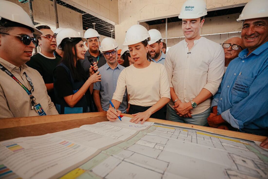 Governadora Raquel Lyra faz primeira visita pública a uma das creches construídas pelo estado na cidade de Caruaru, no Agreste