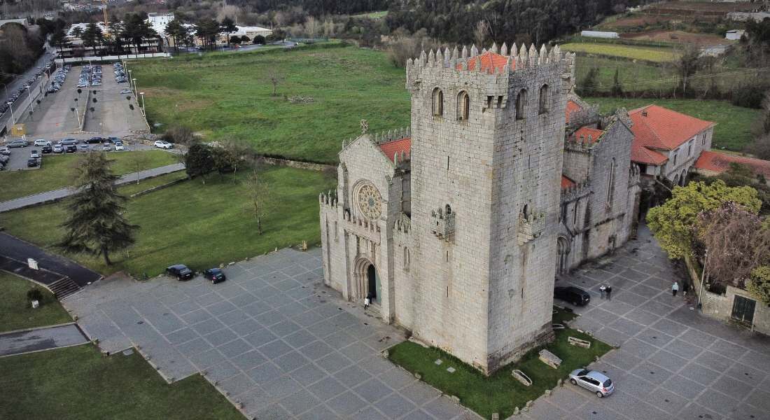Mosteiro de Leça do Balio recebe edição da Fliporto em Portugal