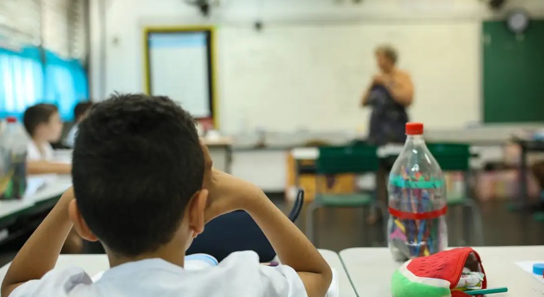 Pesquisa divulgada nesta semana pela OCDE, mostra que os professores no Brasil usam mais IA que média dos países da OCDE