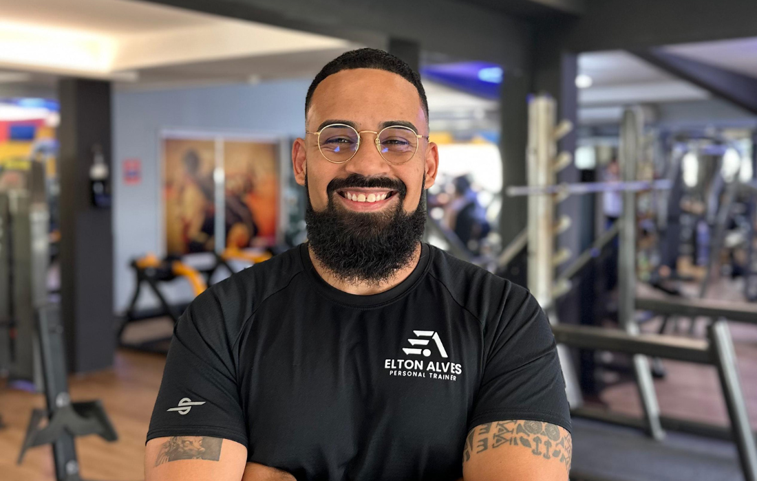 O prof. Elton Alves diz que homens e mulheres devem colocar o treino de glúteos na ro rotina