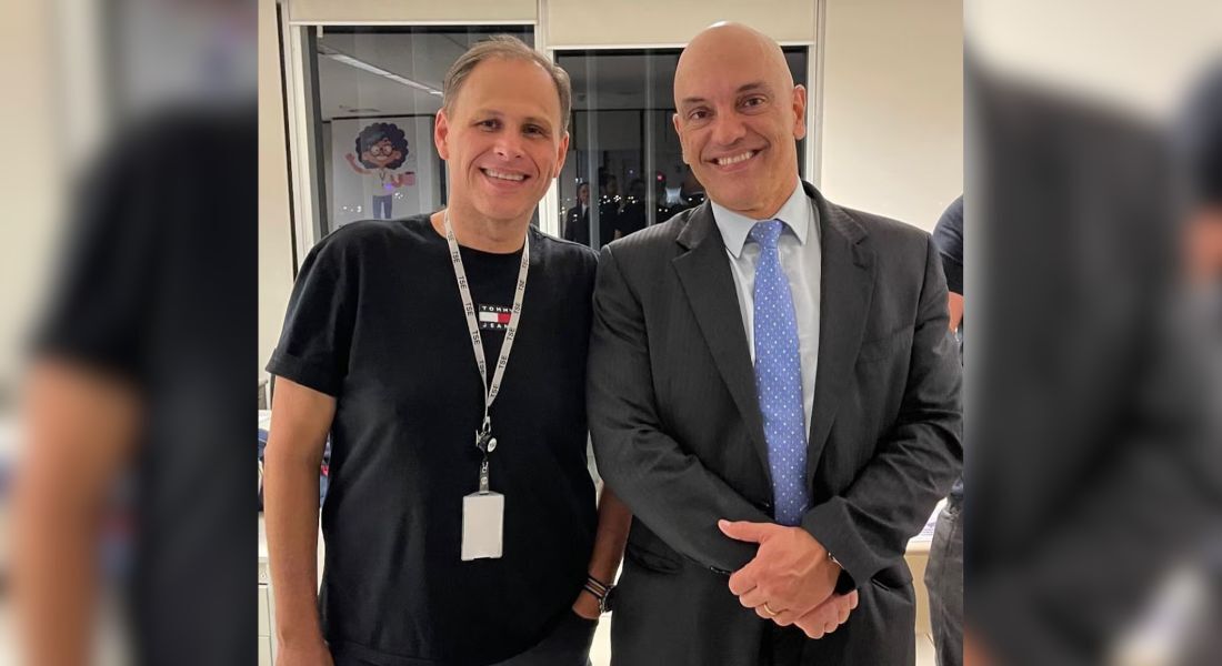 O perito computacional Eduardo Tagliaferro ao lado do ministro Alexandre de Moraes