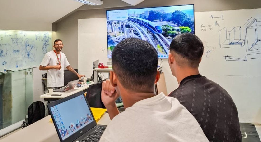 Iniciativa promove a profissionalização e ressocialização por meio da tecnologia