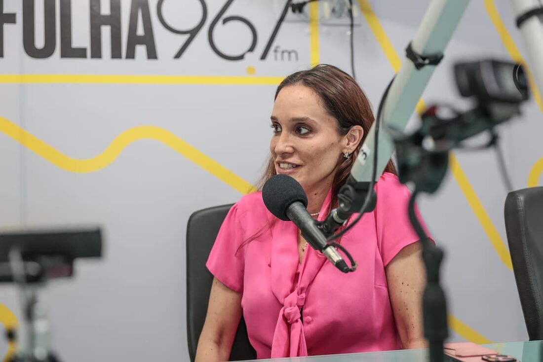 Gabi Meira, cofundadora da startup Neri, em entrevista à Rádio Folha 96,7 FM