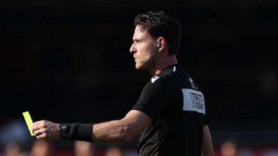 Virada do Palmeiras contra o São Paulo foi marcada por polêmicas com a arbitragem