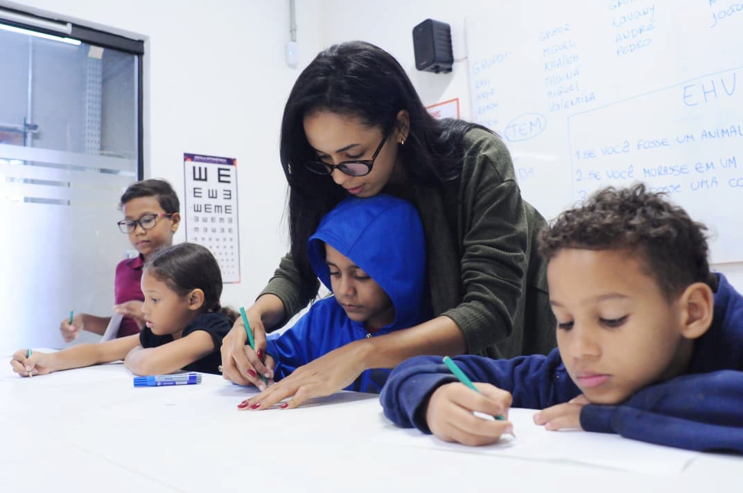 Programa Evoluir trabalha reforço escolar com crianças