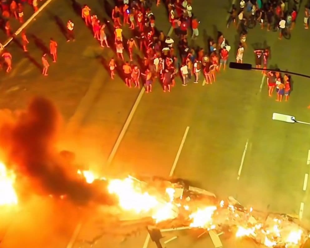 Protesto aconteceu no sentido Olinda-Recife da Agamenon
