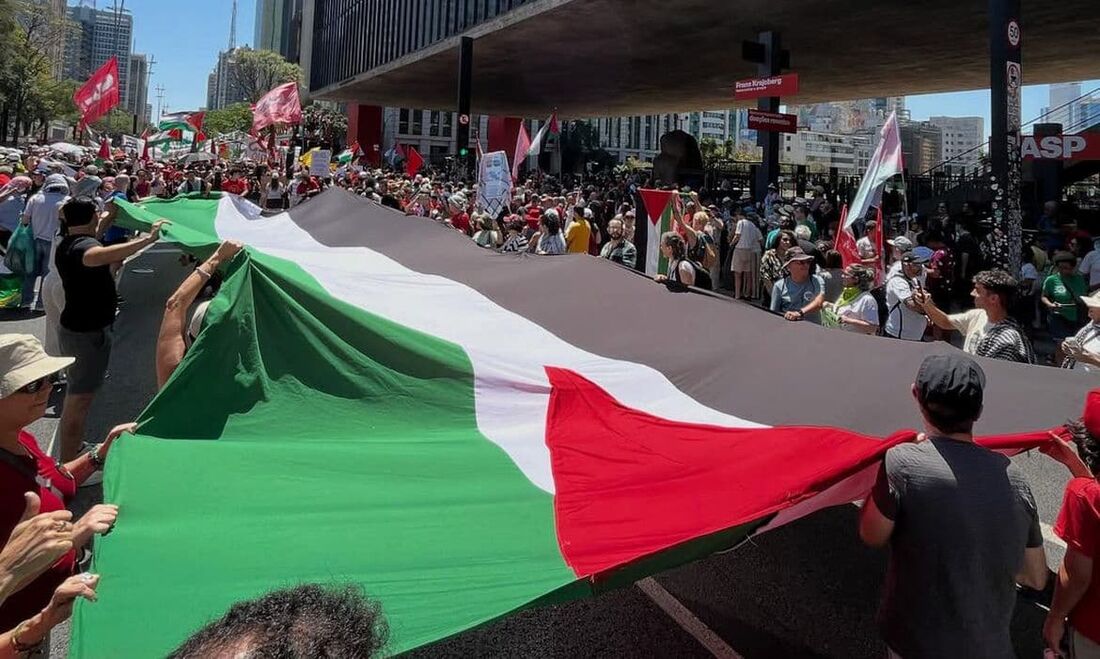 Ato pró-palestina é realizado no centro de São Paulo