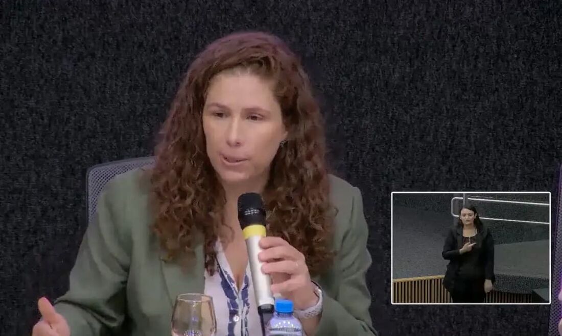 Ministra da Gestão e da Inovação em Serviços Públicos, Esther Dweck, avalia o dia da prova do CNU