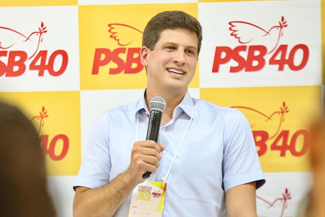 Presidente nacional do PSB e prefeito do Recife, João Campos, durante Congresso Municipal do partido, na capital pernambucana