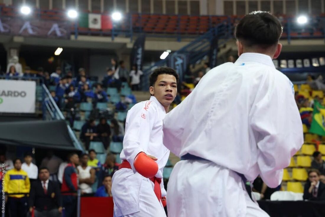 Appolo Silva, lutador de karatê