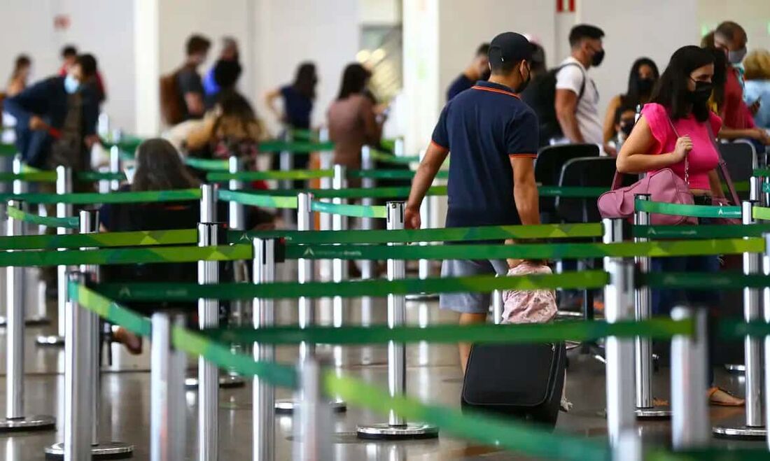 Delegados alertam sobre riscos de piadas sobre bombas em aeroportos